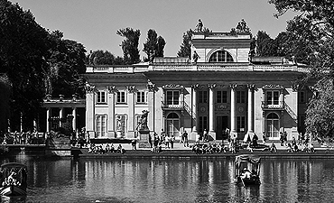 THE ROYAL BATHS MUSEUM IN WARSAW